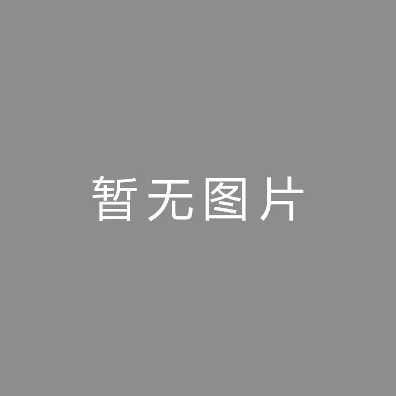 🏆直直直直曼晚：安东尼回来训练场，滕哈格和他热心沟通